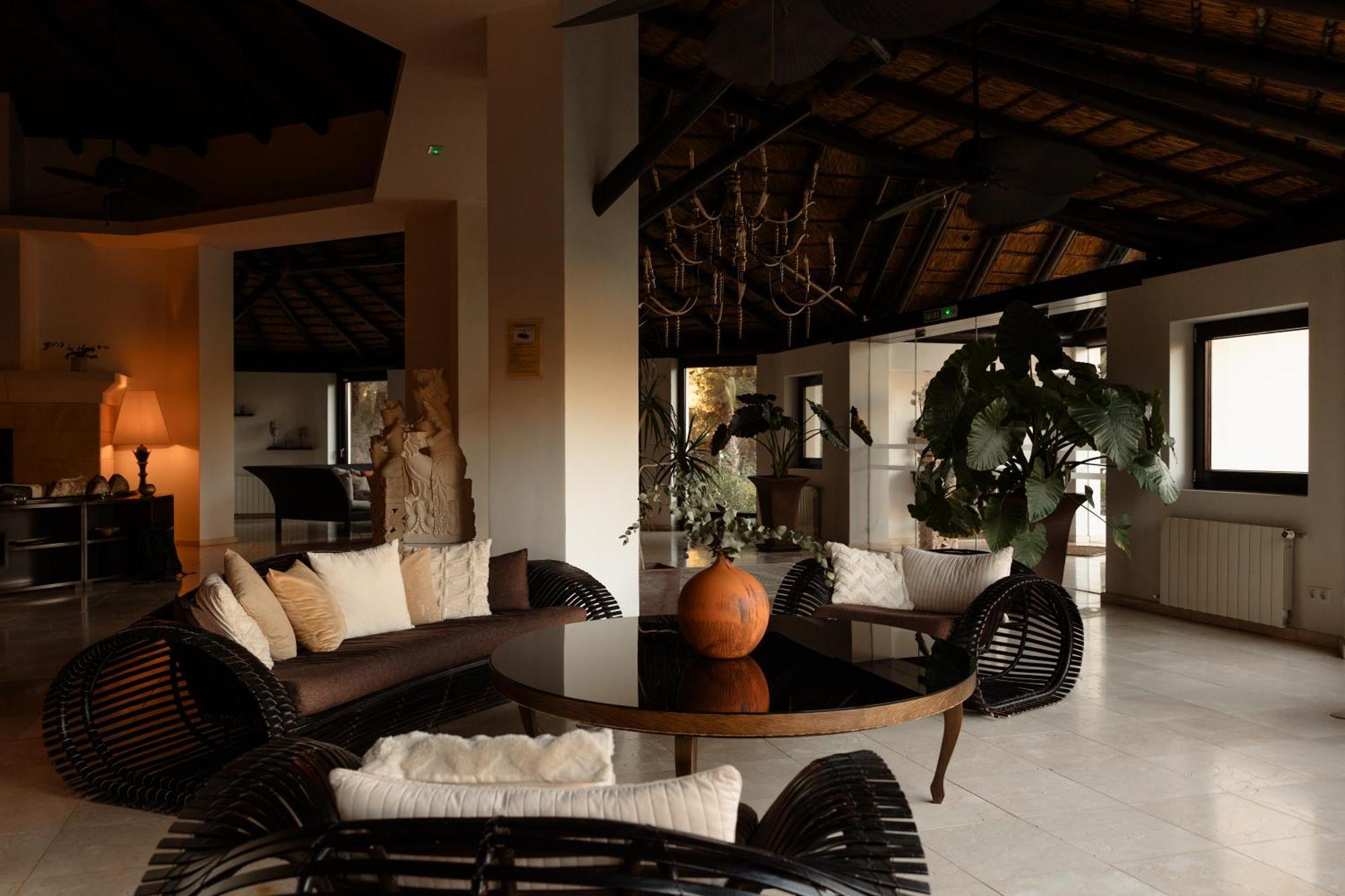 Shanti Som Monda Exterior foto